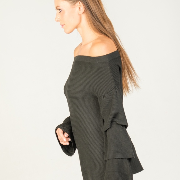 Black off the shoulder, tiered ruffled sleeve - Picture 5 of 8